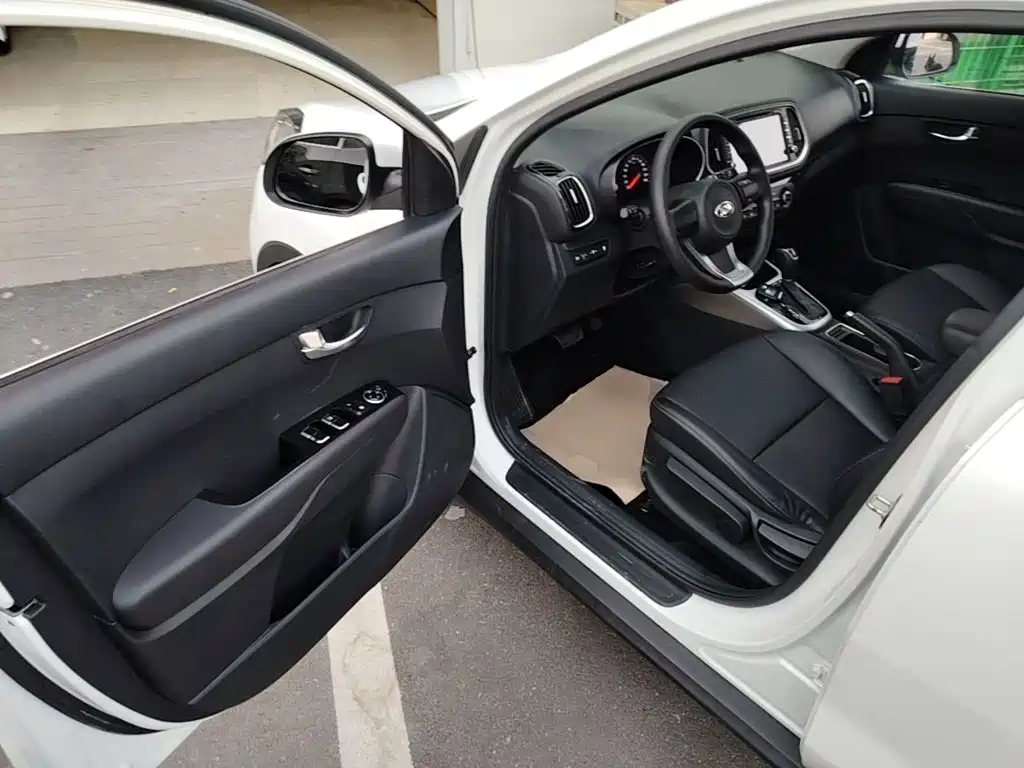 Photo 12 - Kia KX3