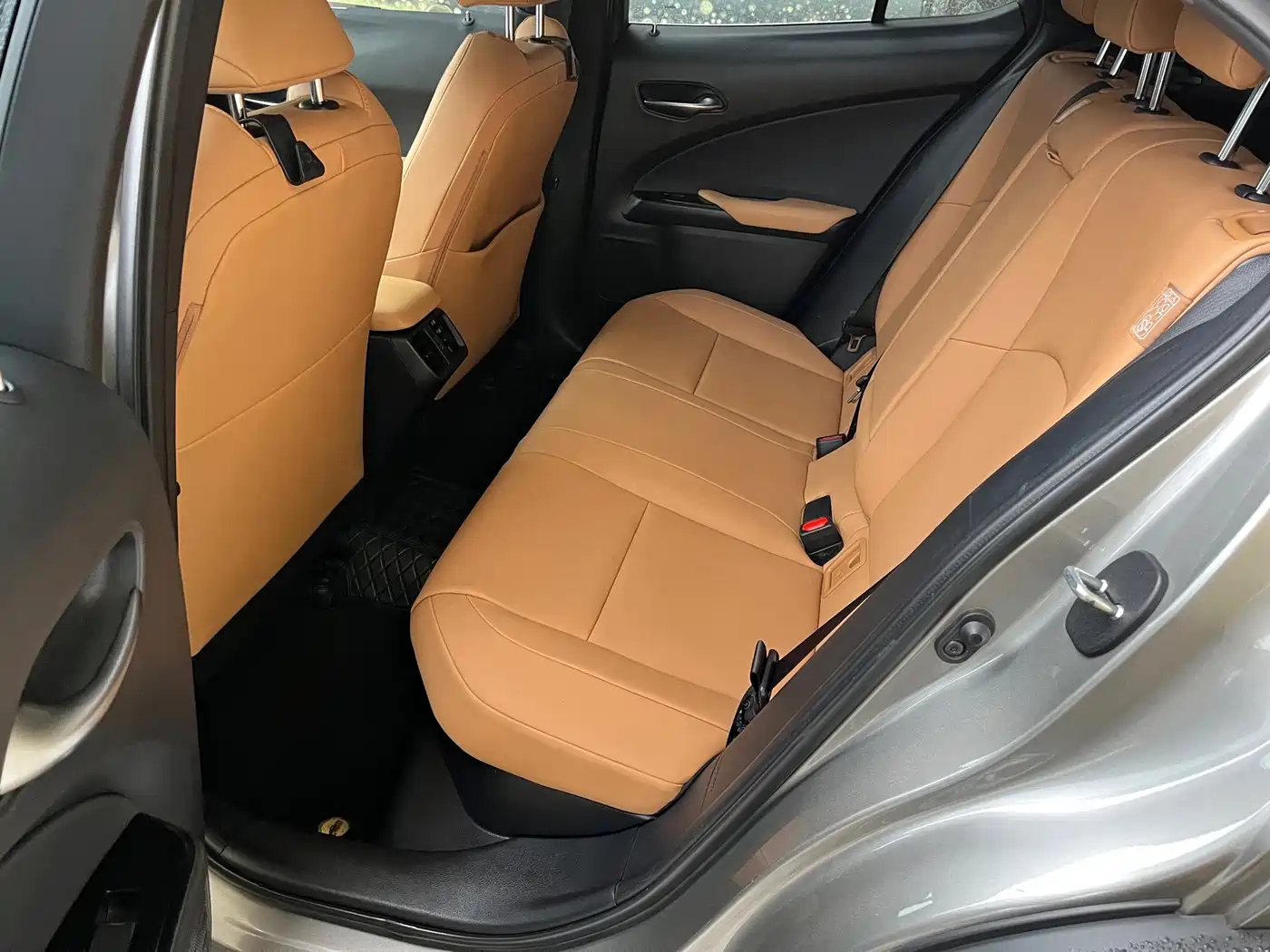 Lexus UX 2022 2022 260h Cool Edition