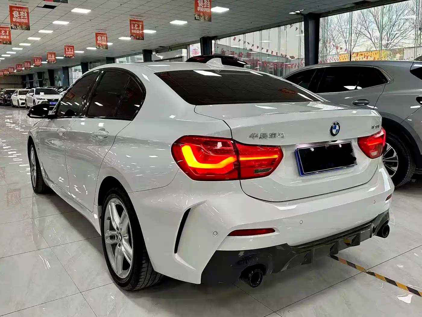BMW 1-SERIES