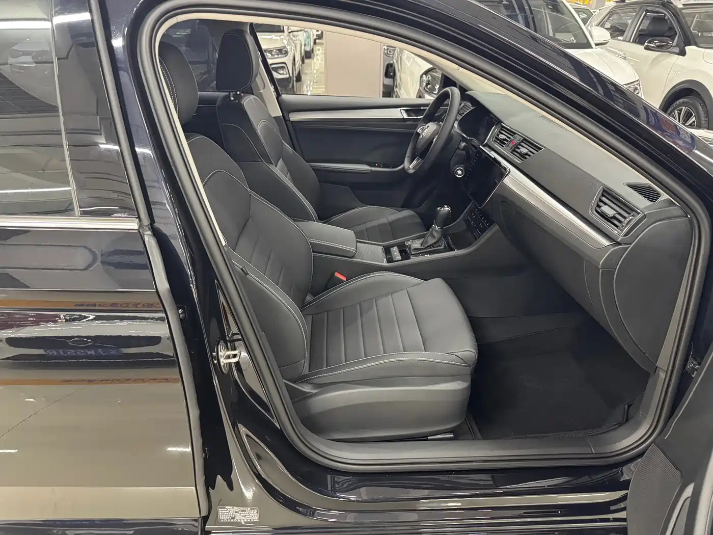Škoda Superb 2024 TSI280 DSG Premium Edition фото 13
