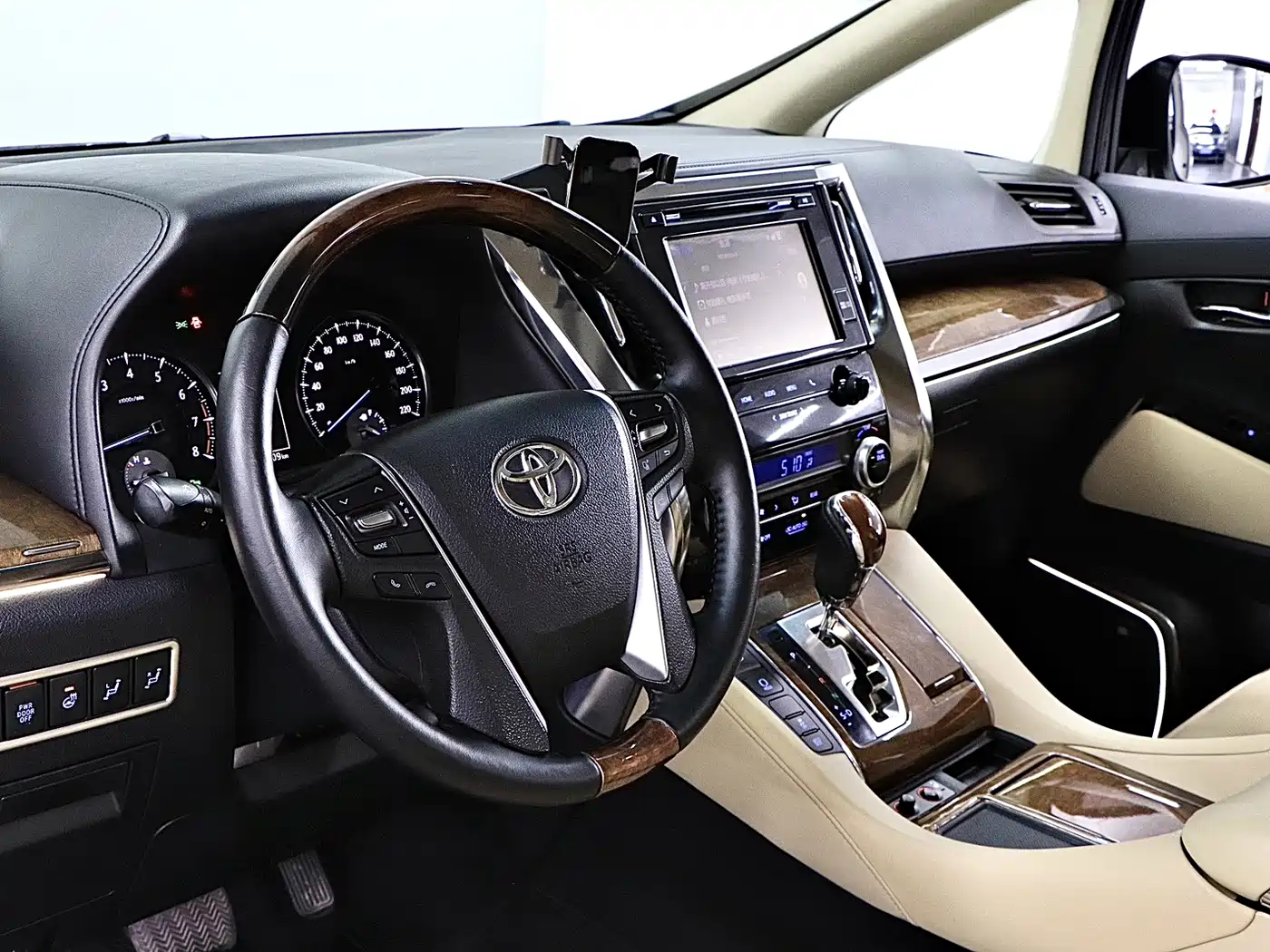 Toyota Alphard 2015 3.5L Premium Edition фото 11