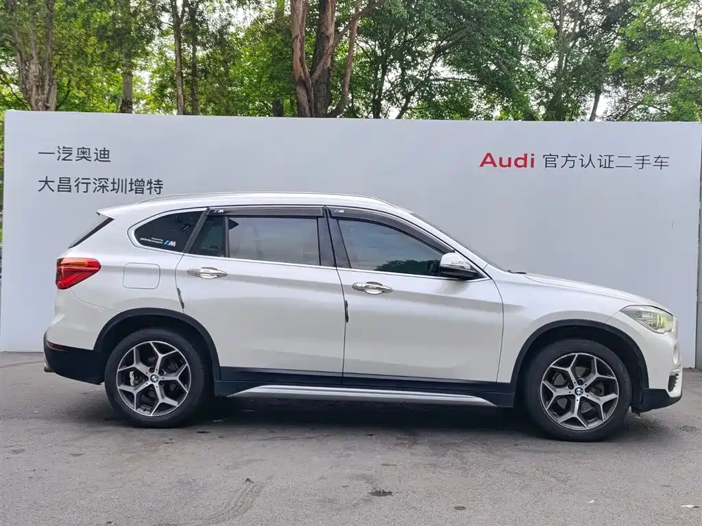 BMW X1 2019 sDrive18Li Premium Model фото 4