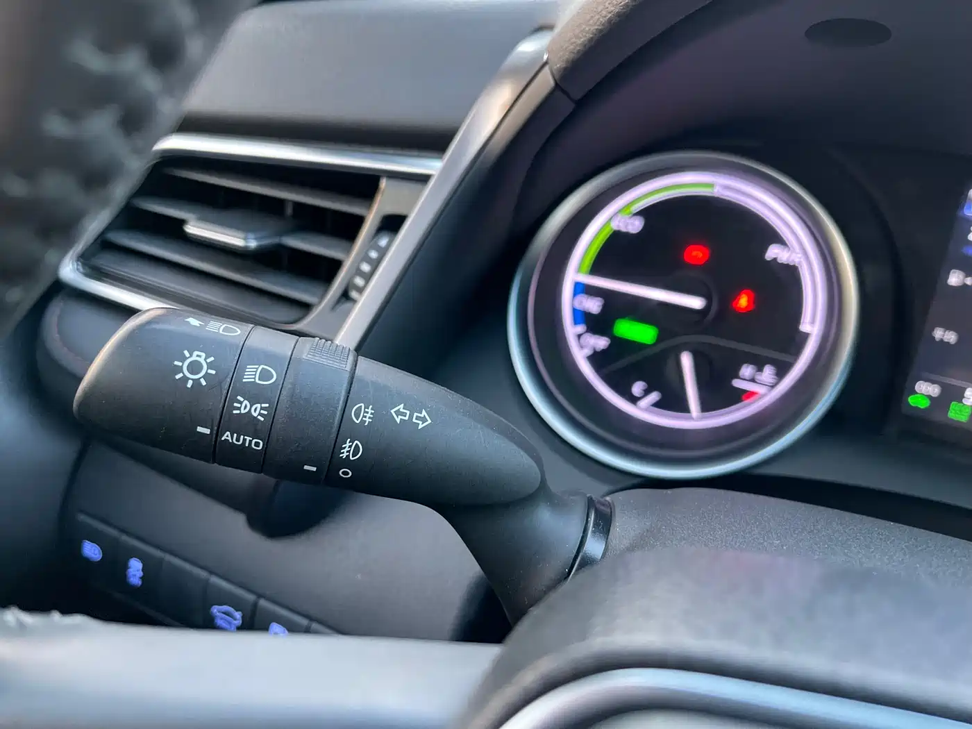 Toyota Camry 2021 Hybrid 2.5HGVP Leading Edition фото 20
