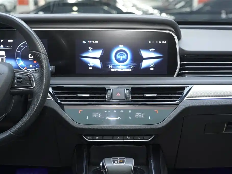 Hongqi HS5 2022 Facelift 2.0T Smart Flag Enjoyment AWD Edition фото 22