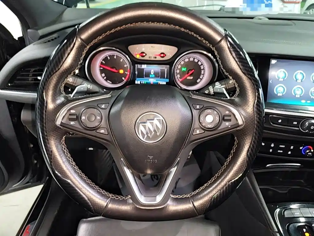 Photo 11 - Buick Regal