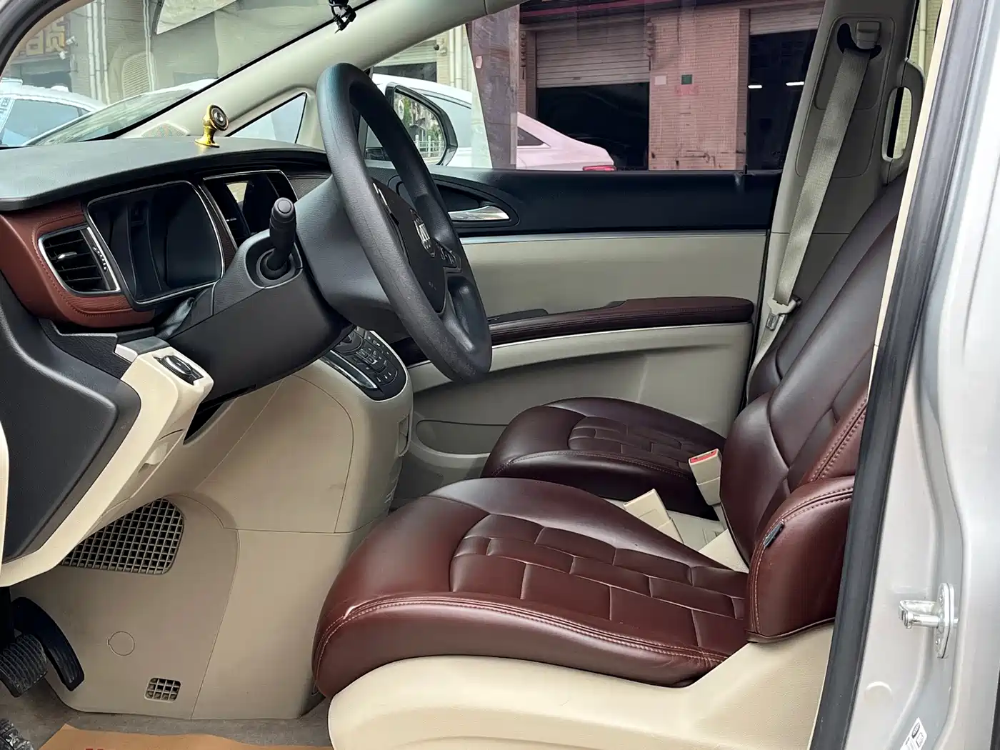 Buick GL8 2018 28T Comfort China VI фото 4