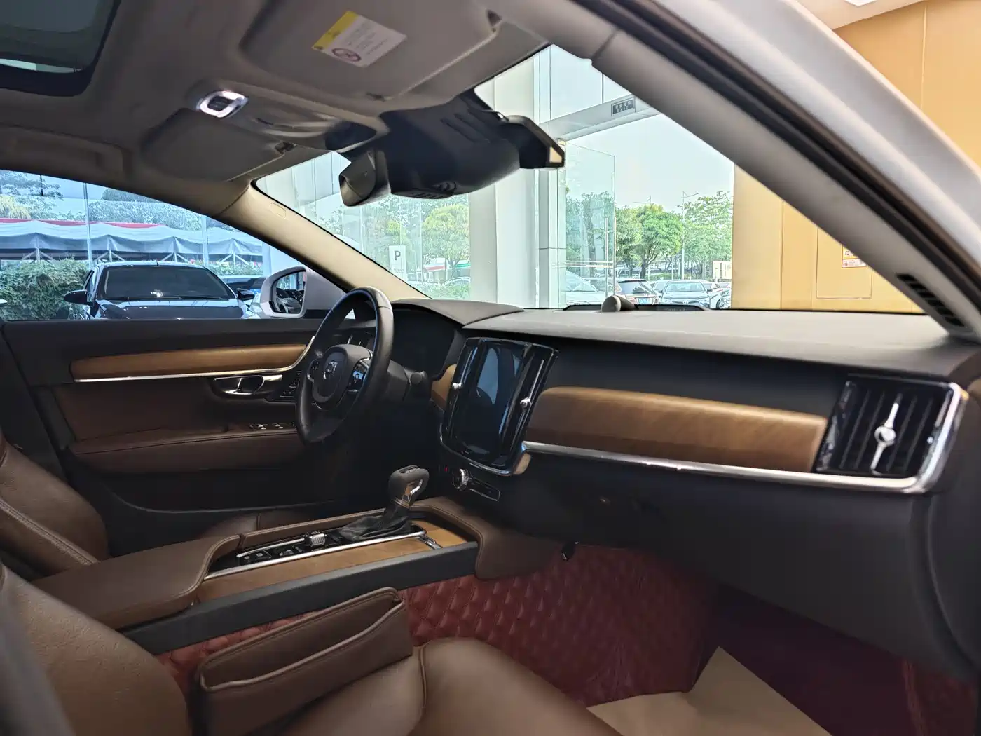 Фото 34 - Volvo S90