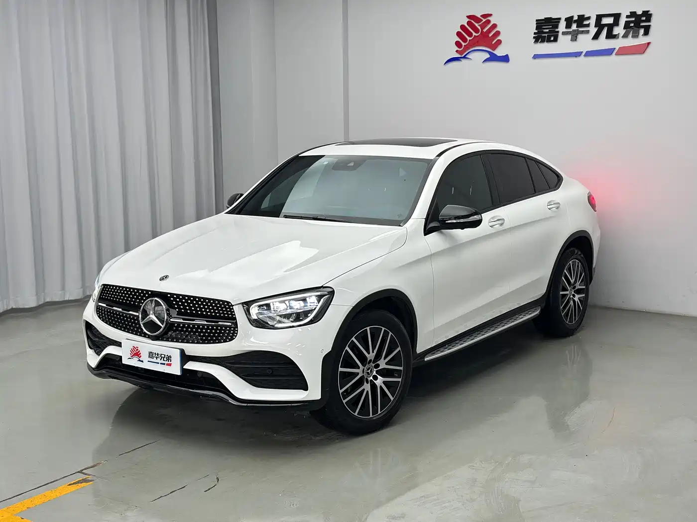 Mercedes-Benz GLC Coupe 2020 GLC 300 4MATIC Coupe SUV фото 2