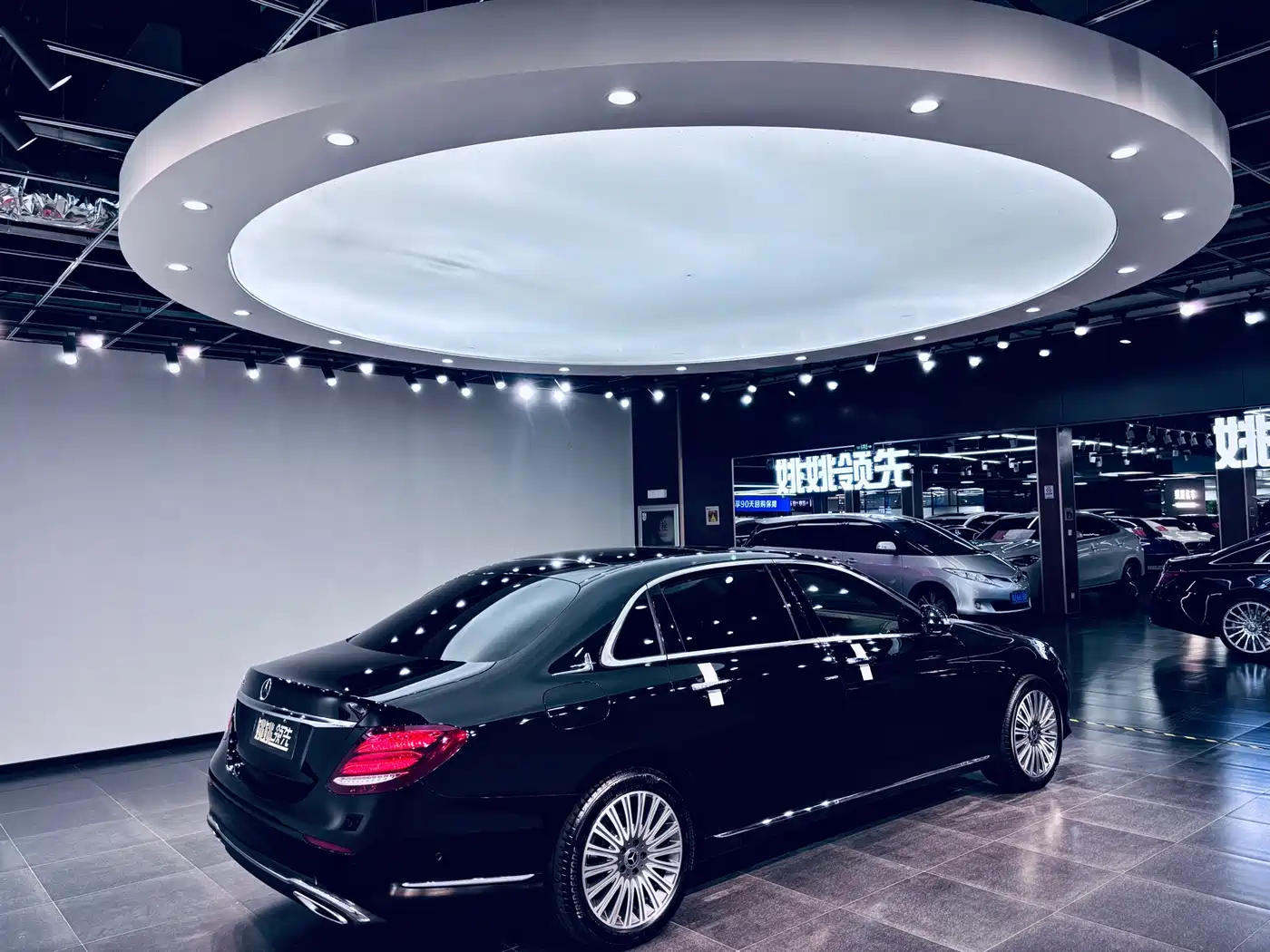 Mercedes-Benz E-Class 2020 E 300 L Luxury Model фото 3