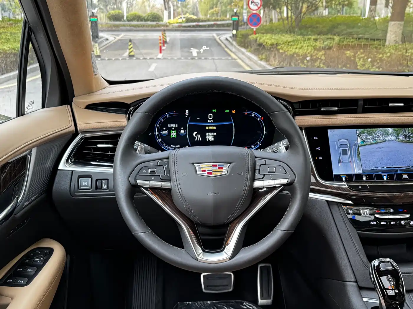 CADILLAC XT6