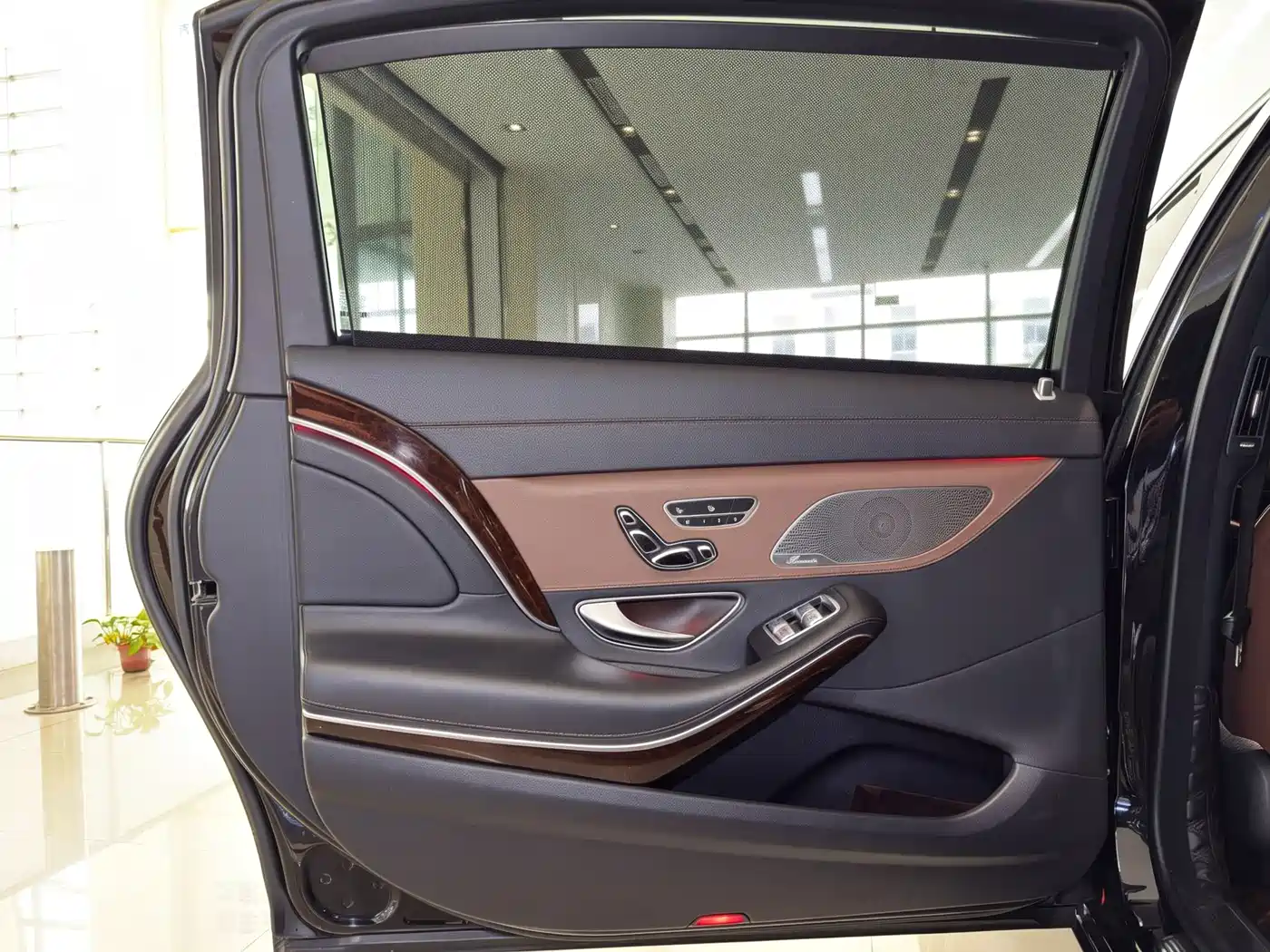 Mercedes-Benz Maybach S-Class 2017 2016 S 400 4MATIC