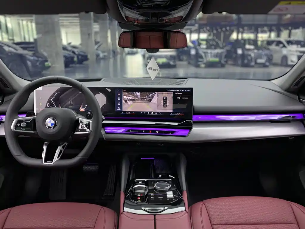 Photo 15 - BMW 5 Series
