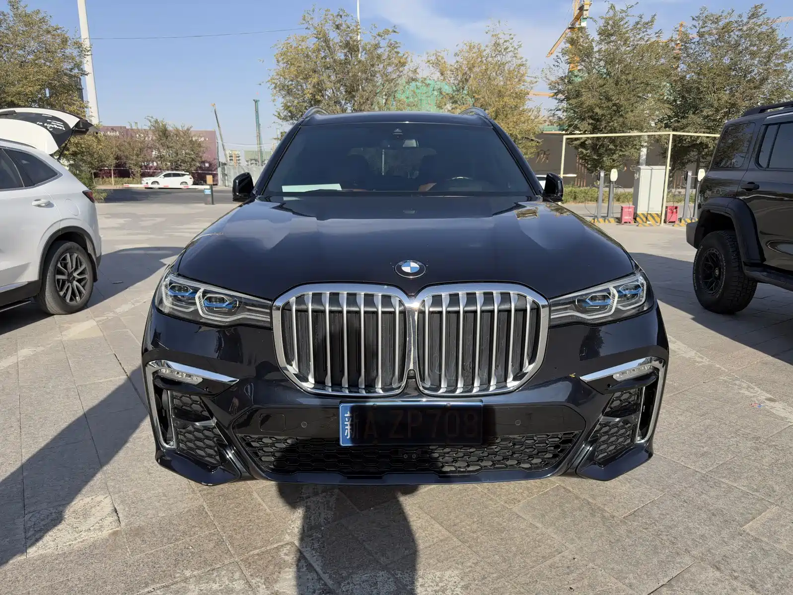 Photo 2 - BMW X7