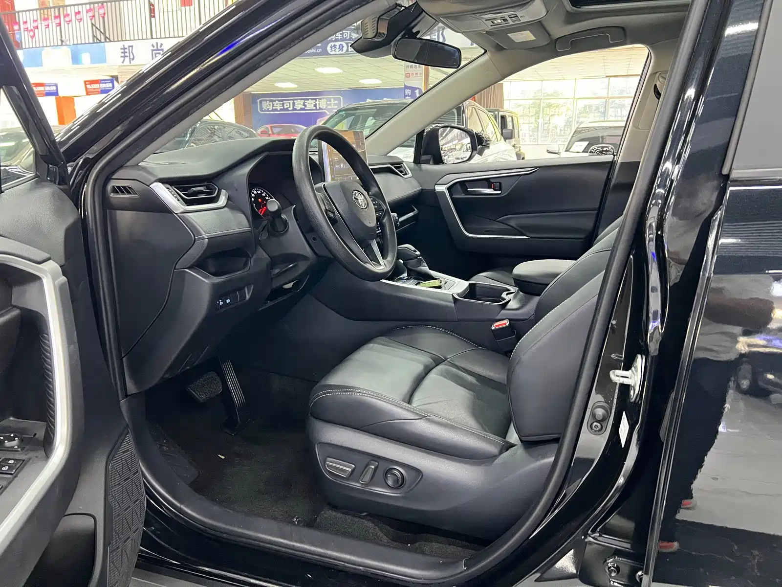 Фото 5 - Toyota Wildlander