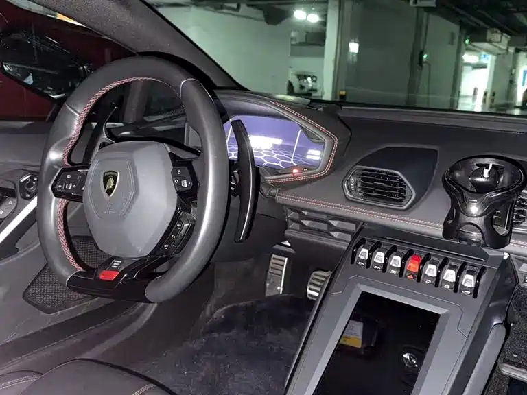 LAMBORGHINI HURACÁN