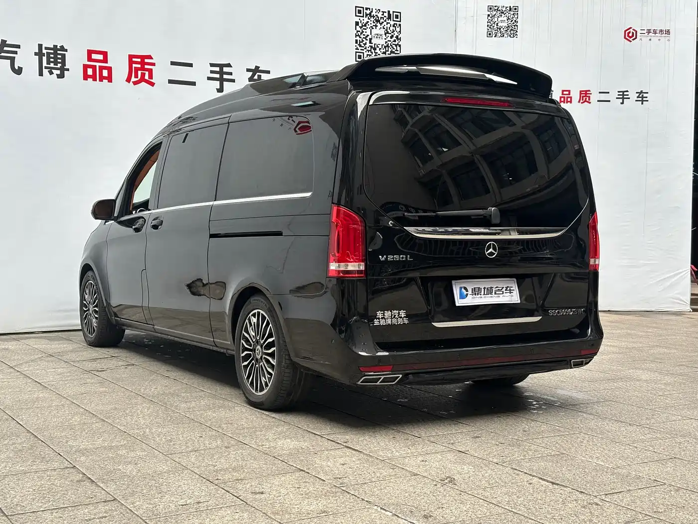 Mercedes-Benz V-Class 2018 V 260 L Premium Long Wheelbase Edition China VI фото 21