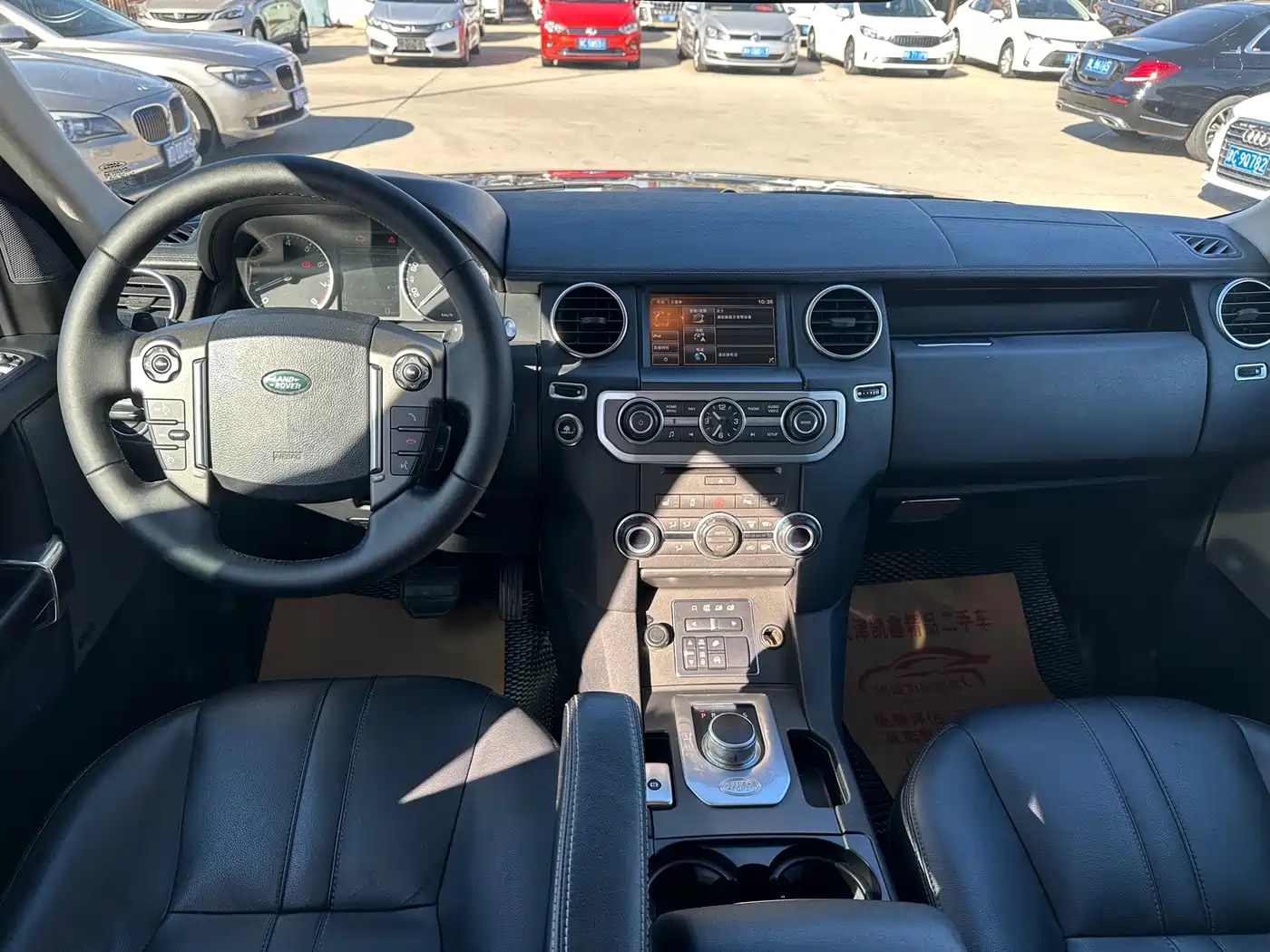 Land Rover Discovery 2015 3.0 SC V6 SE фото 13