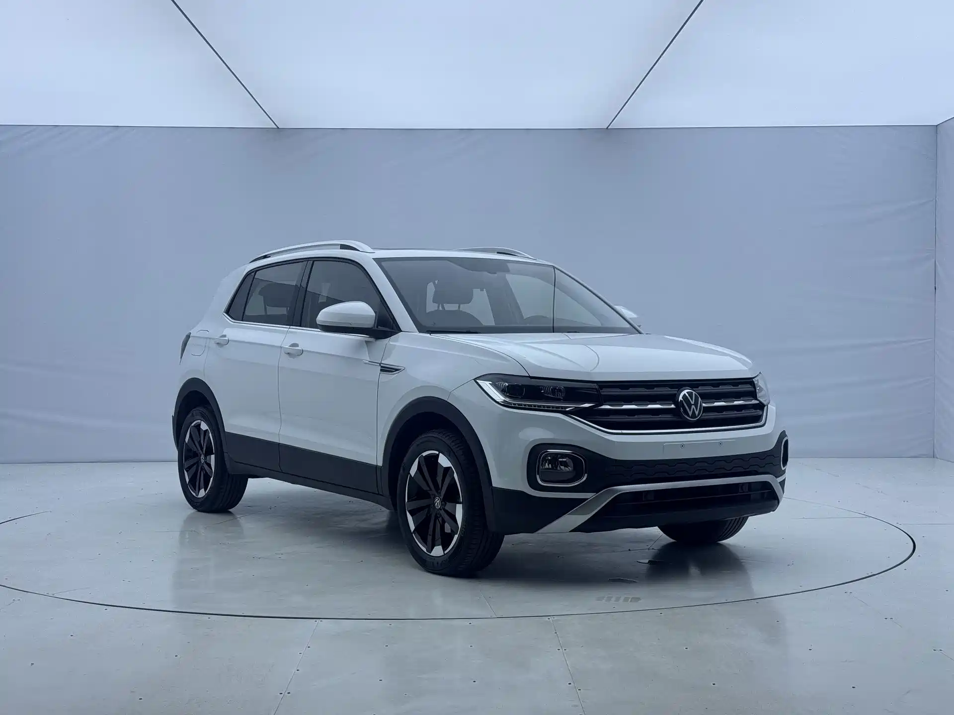 Фото 3 - Volkswagen Tacqua