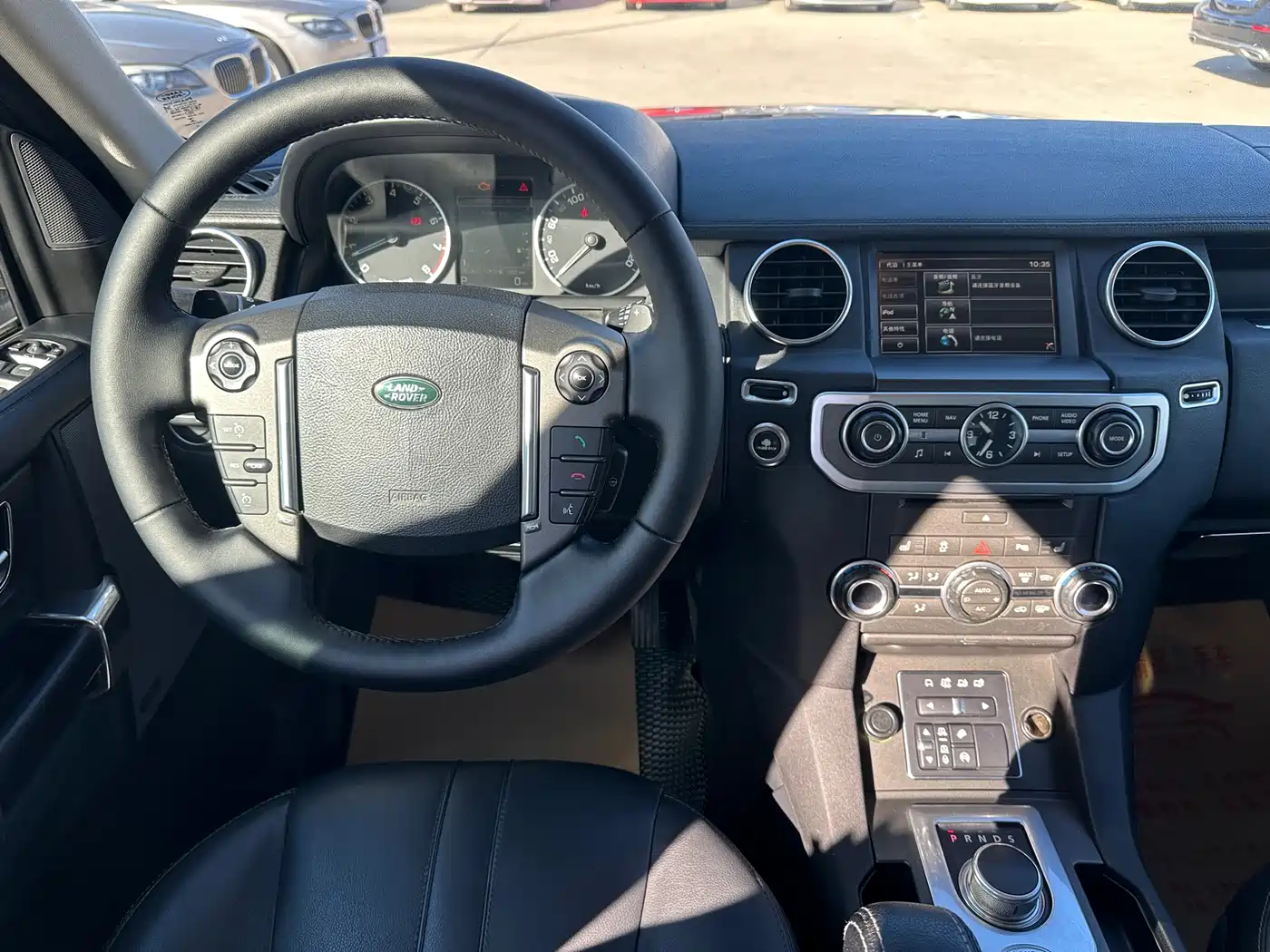 Land Rover Discovery 2015 3.0 SC V6 SE фото 9