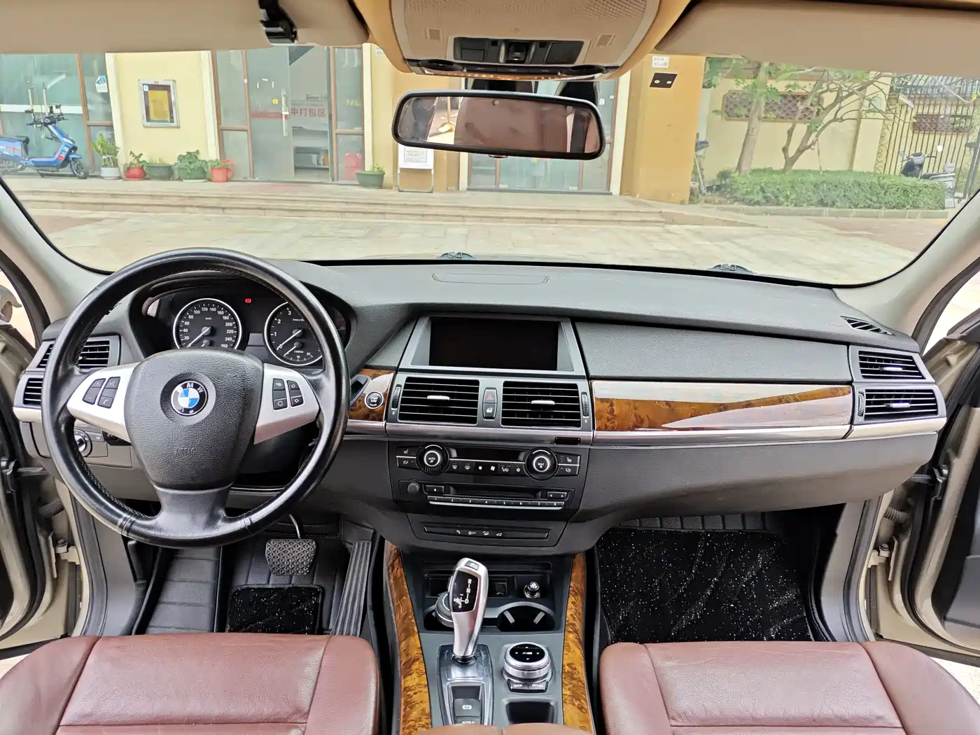 BMW X5 (Import) 2011 xDrive35i Leading Edition фото 9