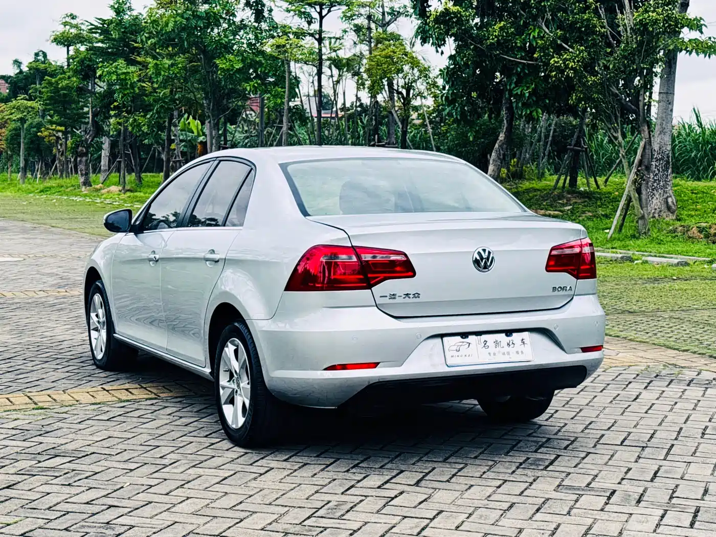 Volkswagen Bora 2014 1.6L Automatic Comfort Edition фото 6