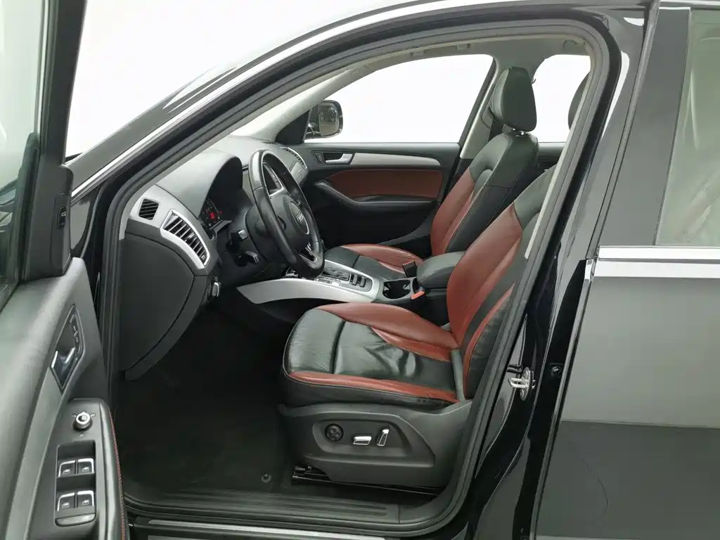 Audi Q5 2018 2017 Plus 40 TFSI Technology