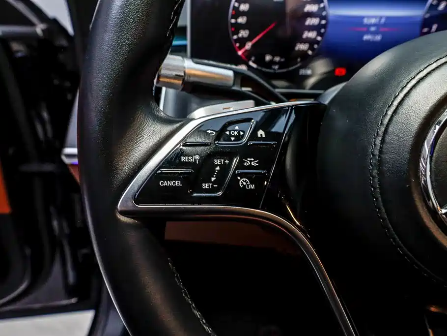 Photo 15 - Mercedes-Benz S-Class