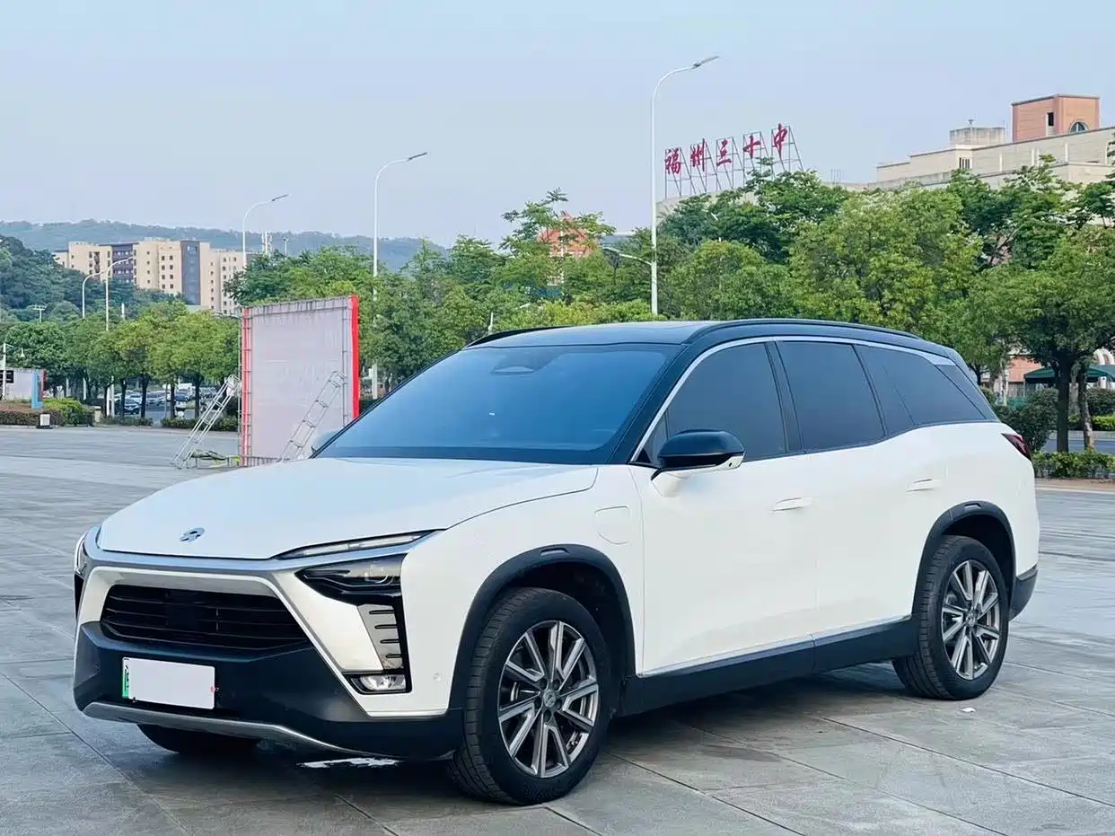 NIO ES8 2022