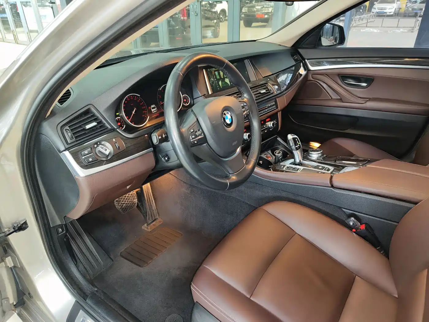 BMW 5 Series 2014 525Li Luxury Design Package фото 7