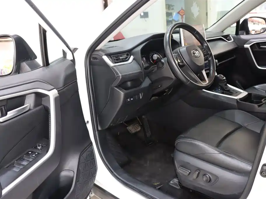 Toyota Wildlander 2022 2.0L CVT FWD Luxury Edition фото 8