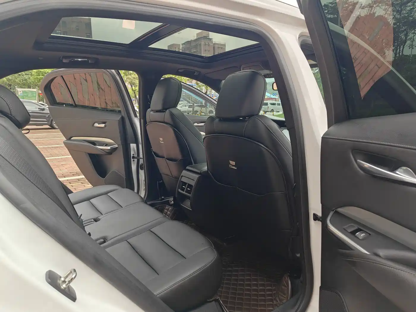 CADILLAC XT4