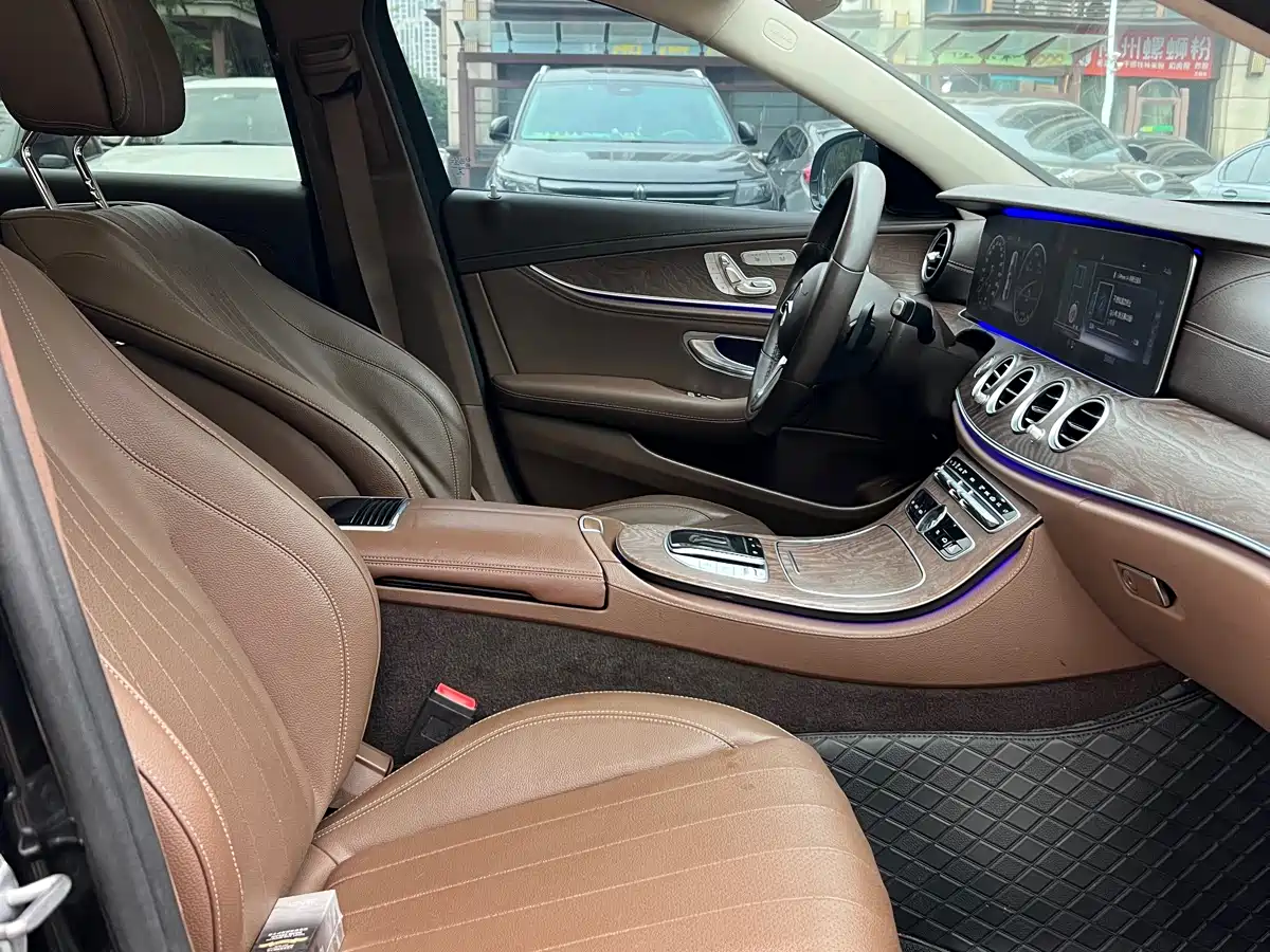Mercedes-Benz E-Class 2019 E 300 L Fashion фото 6