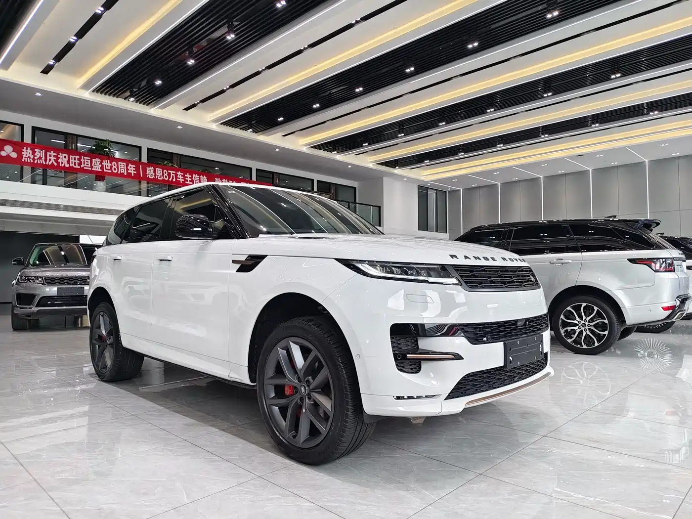 Land Rover Range Rover Sport 2025 400PS Dynamic SE фото 3