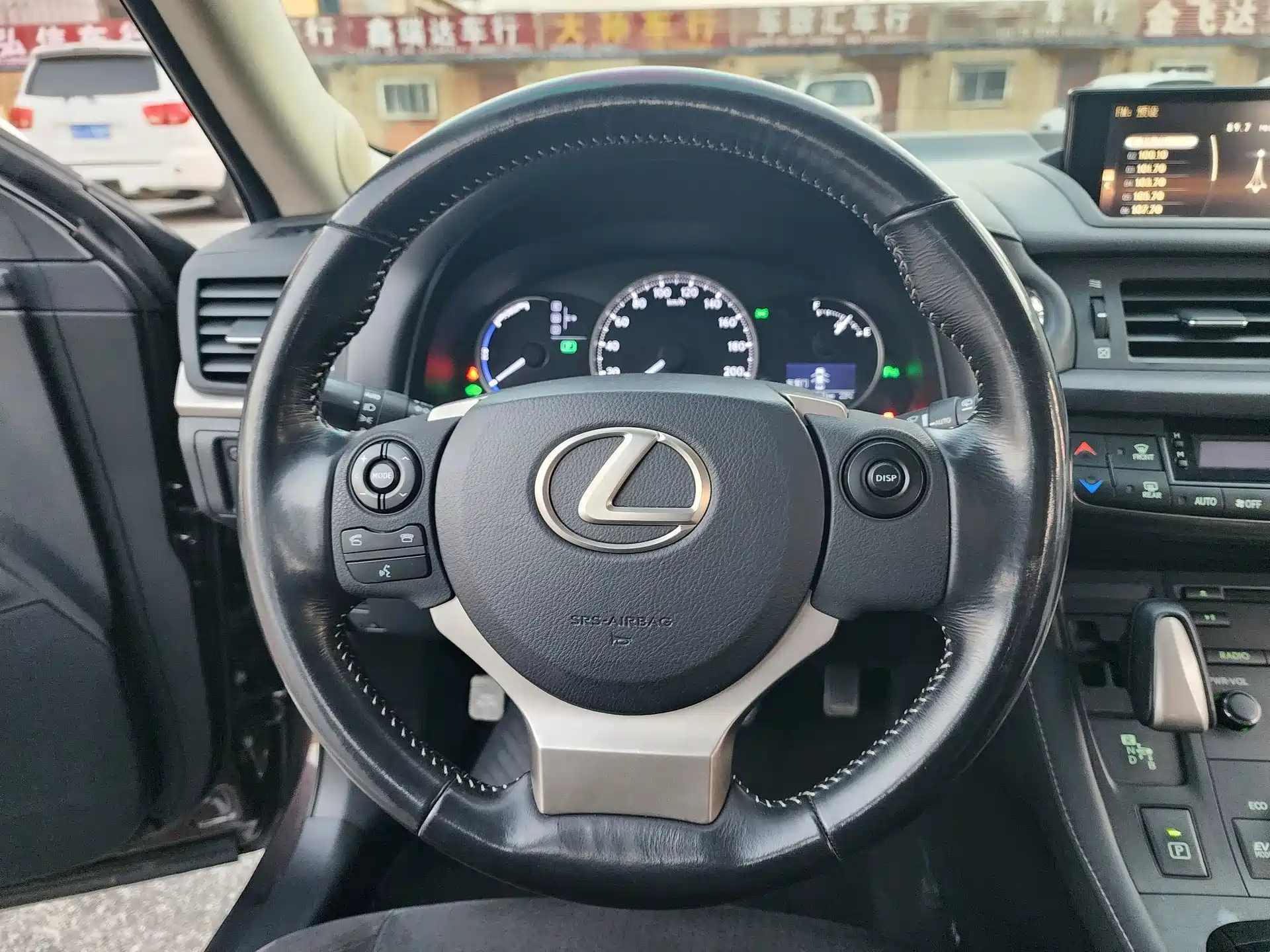 Фото 18 - Lexus CT