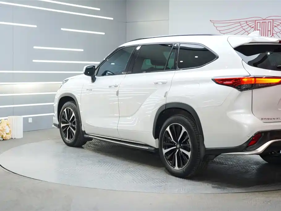 Toyota Crown Kluger 2022 2.5L HEV 4WD Premium Edition фото 3