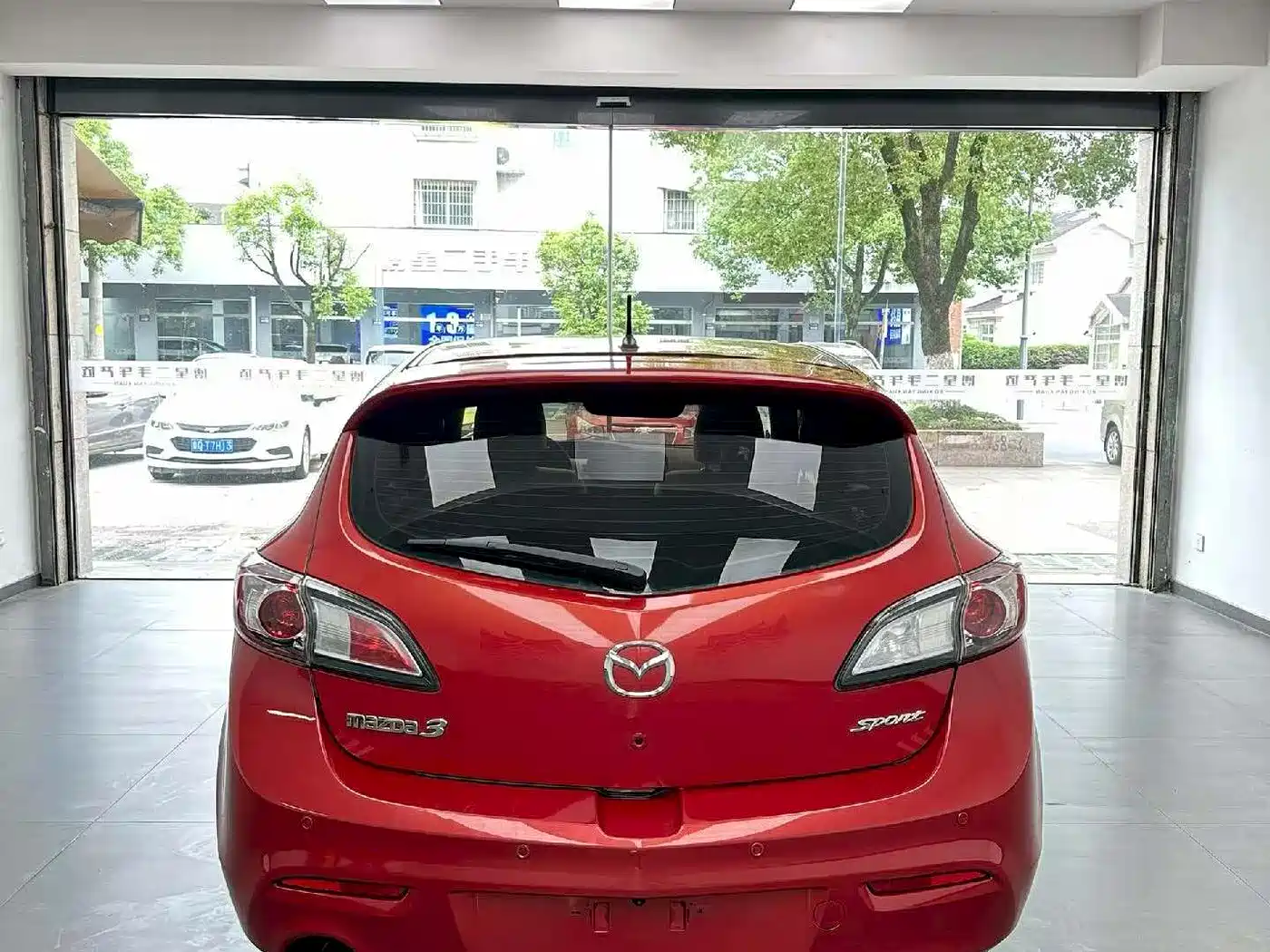 Mazda Mazda3 (Import) 2011 2010 Hatchback 1.6 Automatic Luxury