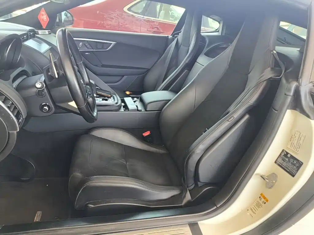 Jaguar F-TYPE 2019 2019 2.0T Coupe