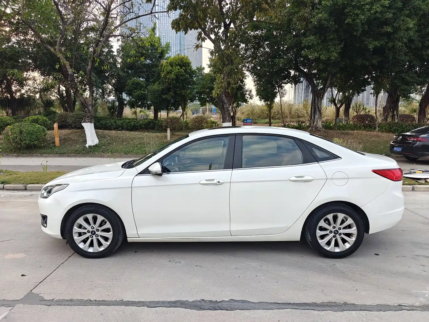 Ford Escort 2015 2015 1.5L Automatic Fashion