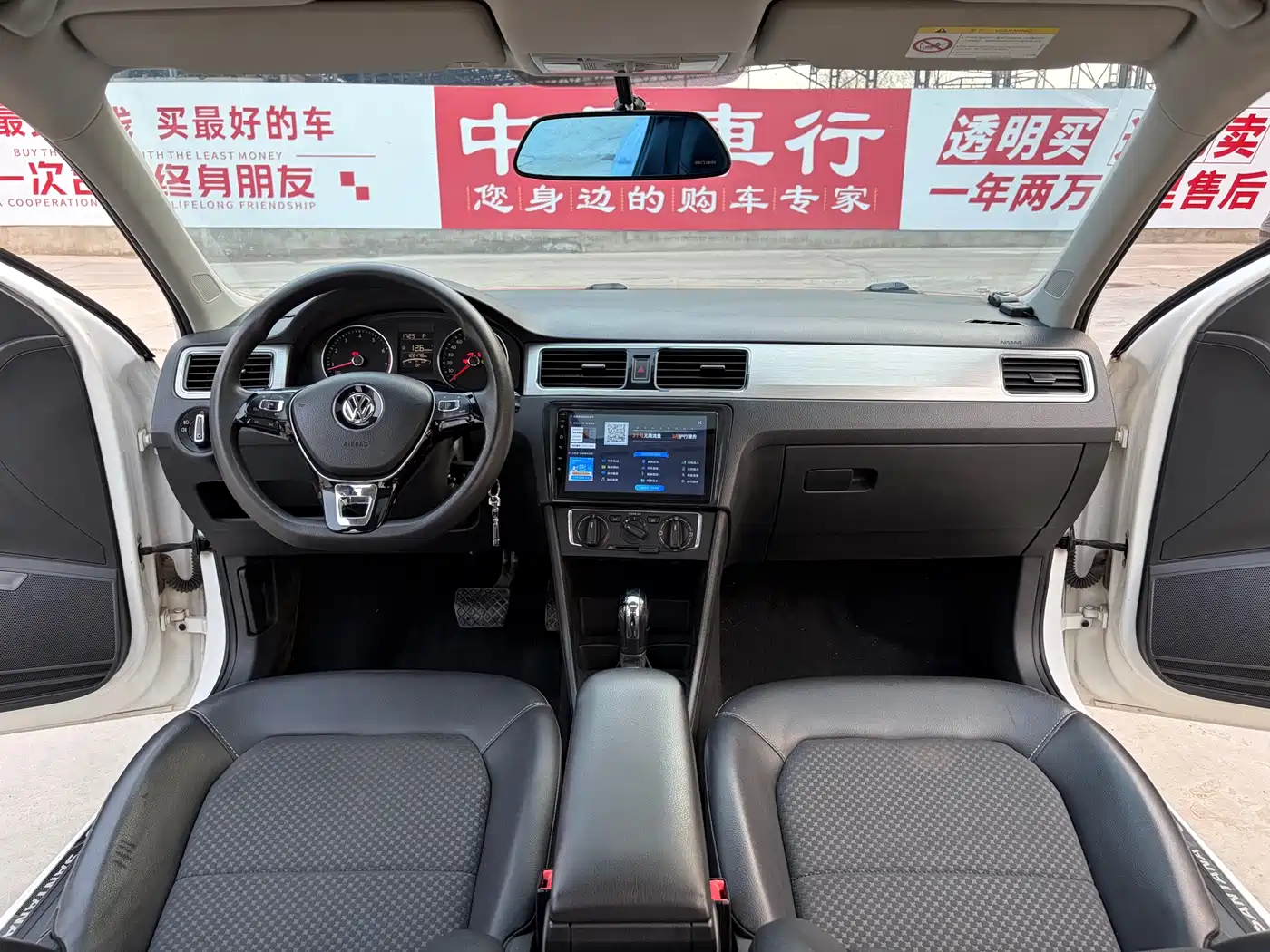 Volkswagen Santana 2015 Gran Santana 1.6L Automatic Luxury фото 8