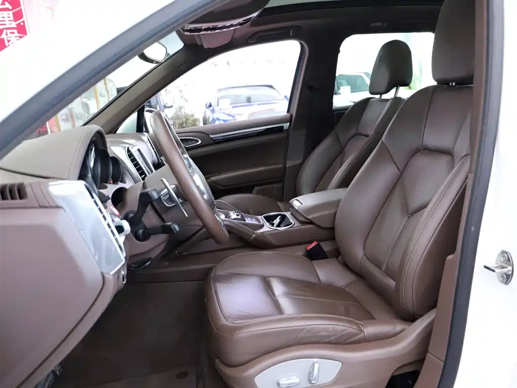 Porsche Cayenne 2014 Cayenne Platinum Edition 3.0T фото 6