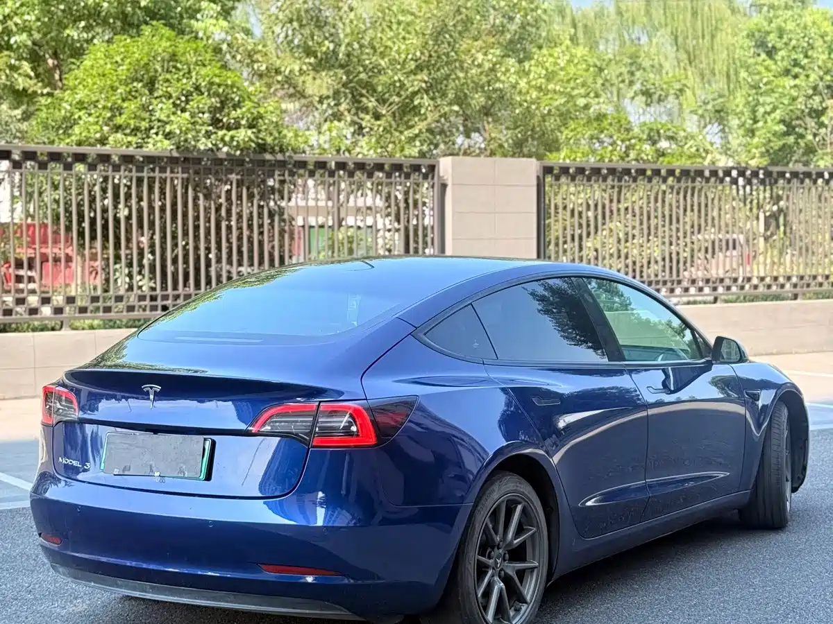 صورة 10 - Tesla Model 3