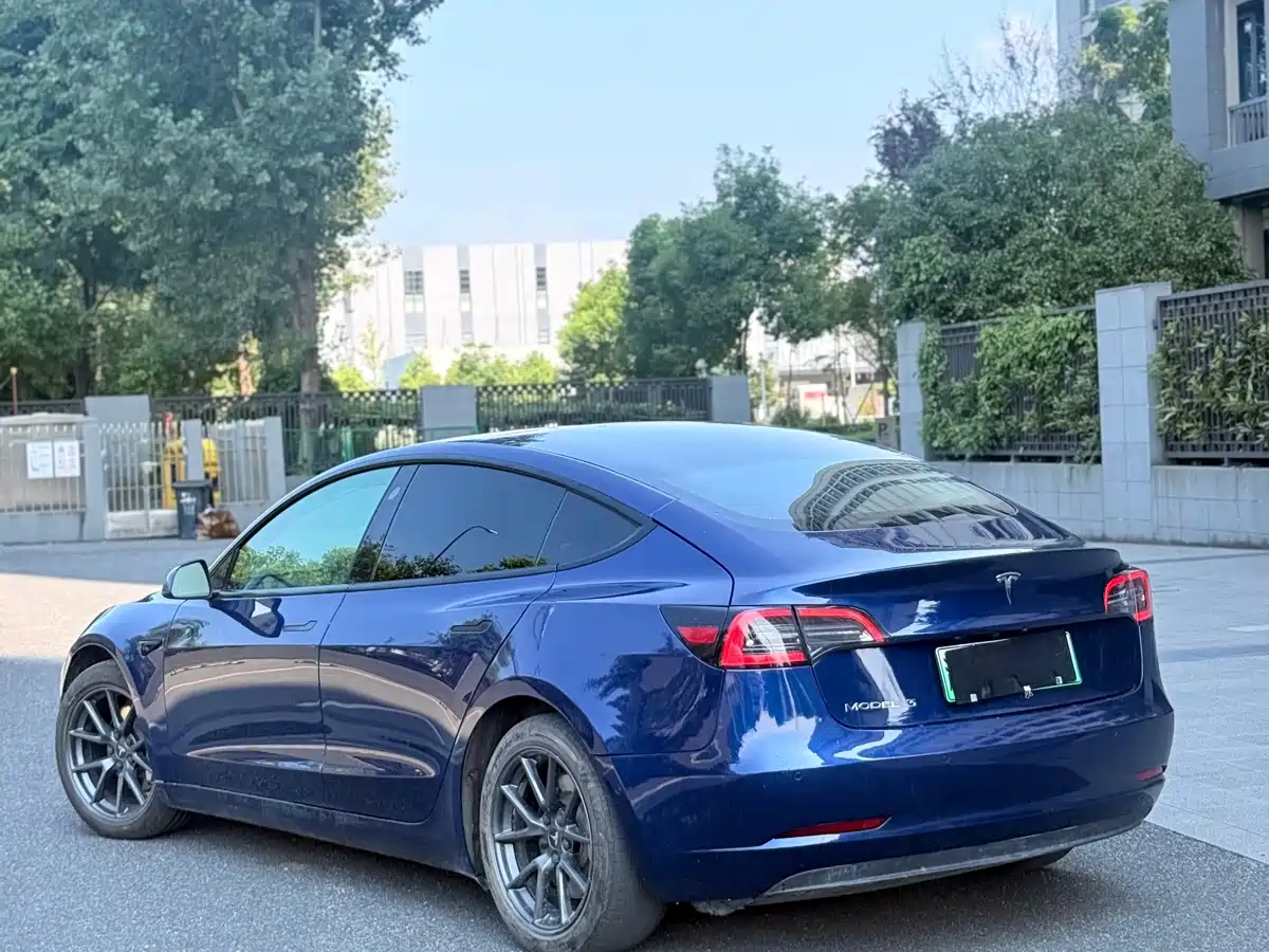 صورة 9 - Tesla Model 3