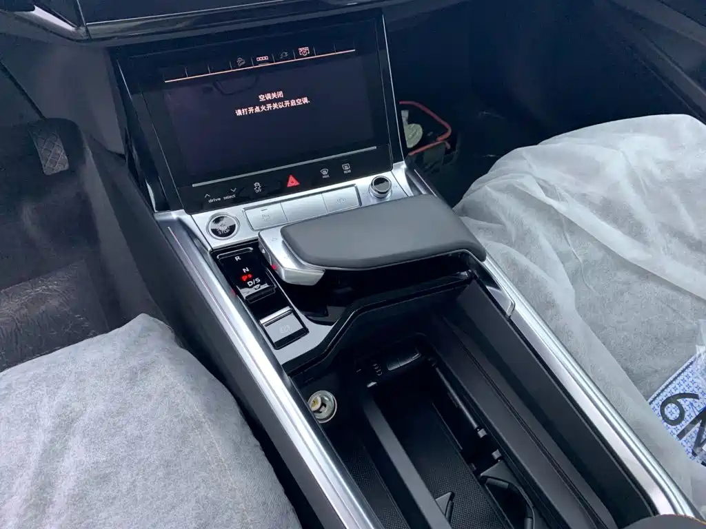 Audi e-tron 2026 2021 50 quattro Luxury