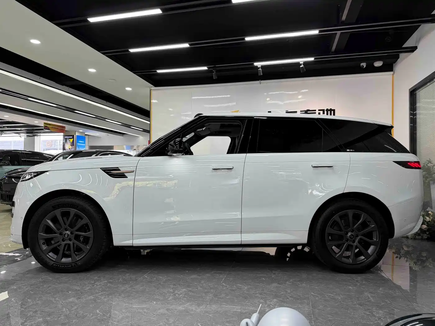 Land Rover Range Rover Sport 2024 2024 400PS Dynamic SE