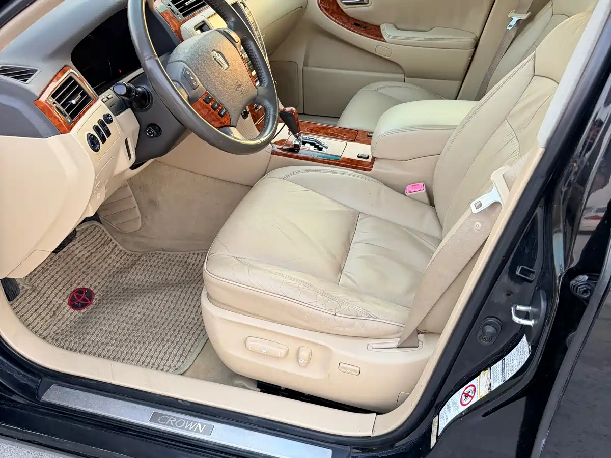 Toyota Crown 2006 2005 Model 3.0L Royal Saloon