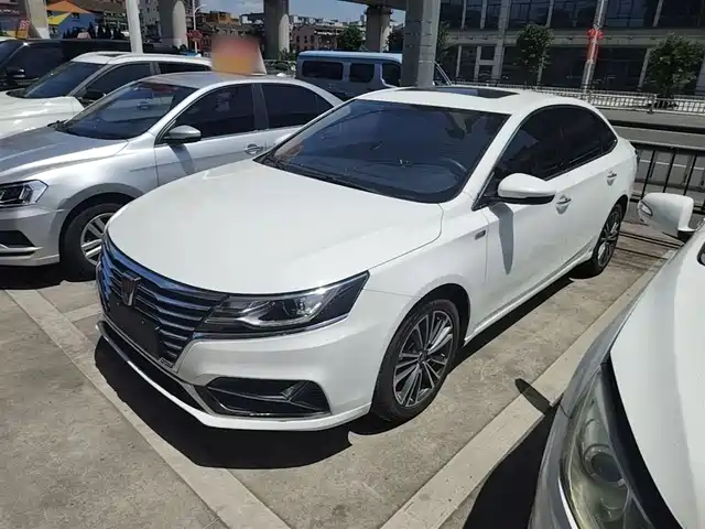  Roewe Roewe i6 2020 PLUS 1.6L Manual 4G Connected Glory Flagship Edition