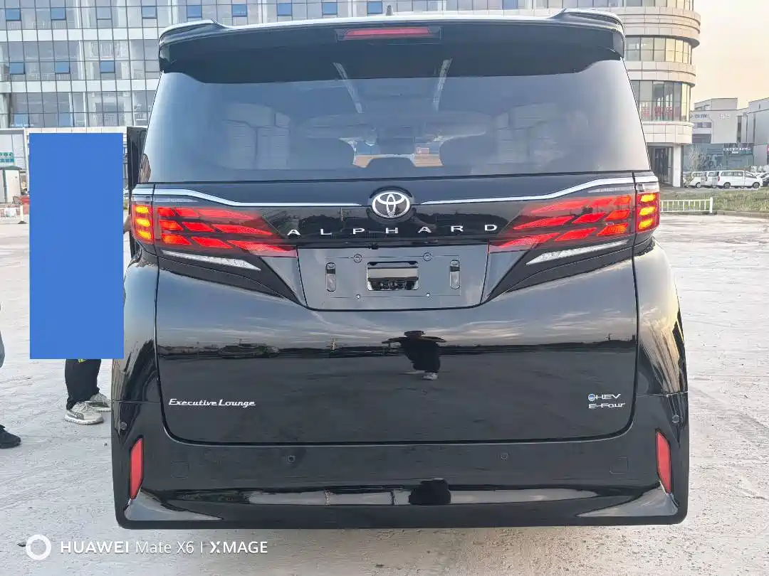 Toyota Alphard 2024 Hybrid 2.5L Ultimate Enjoyment Edition фото 8