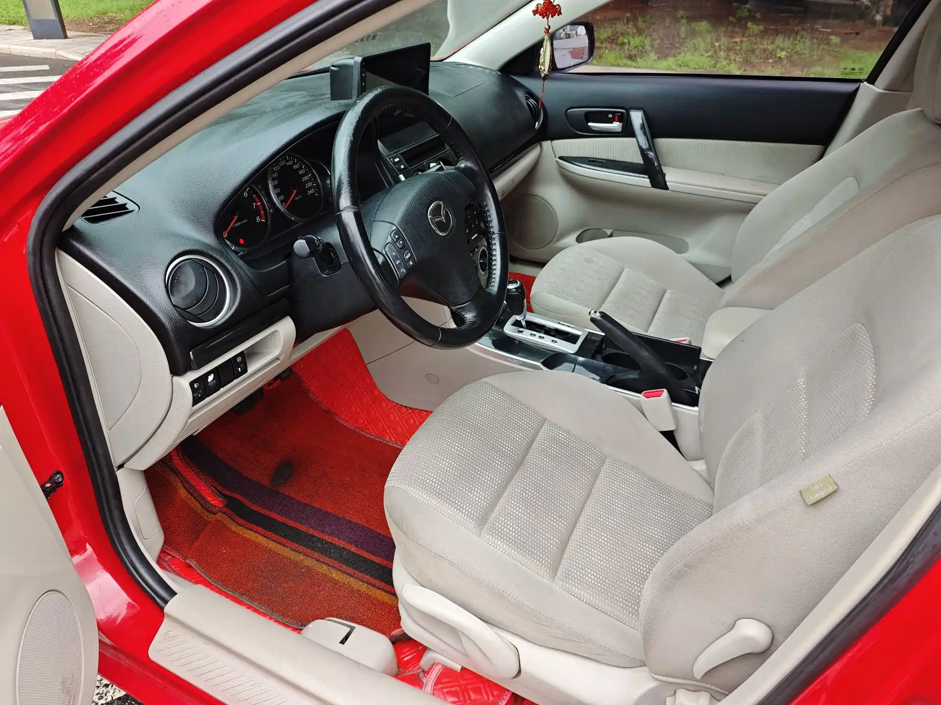 Photo 4 - Mazda 6