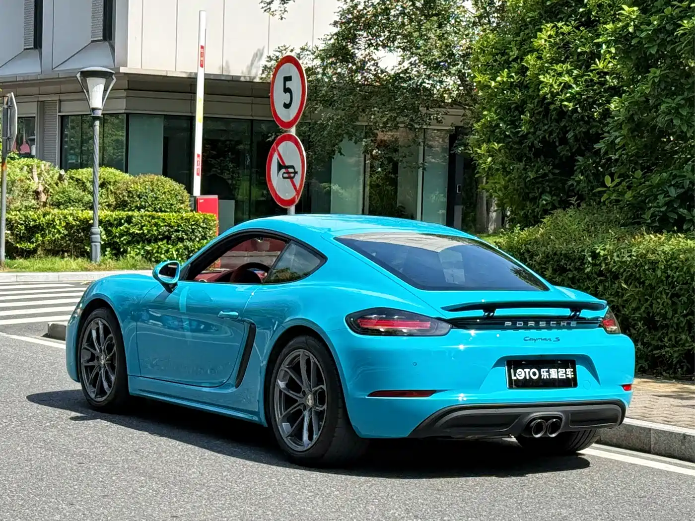 Porsche 718 2018 Cayman 2.0T фото 3