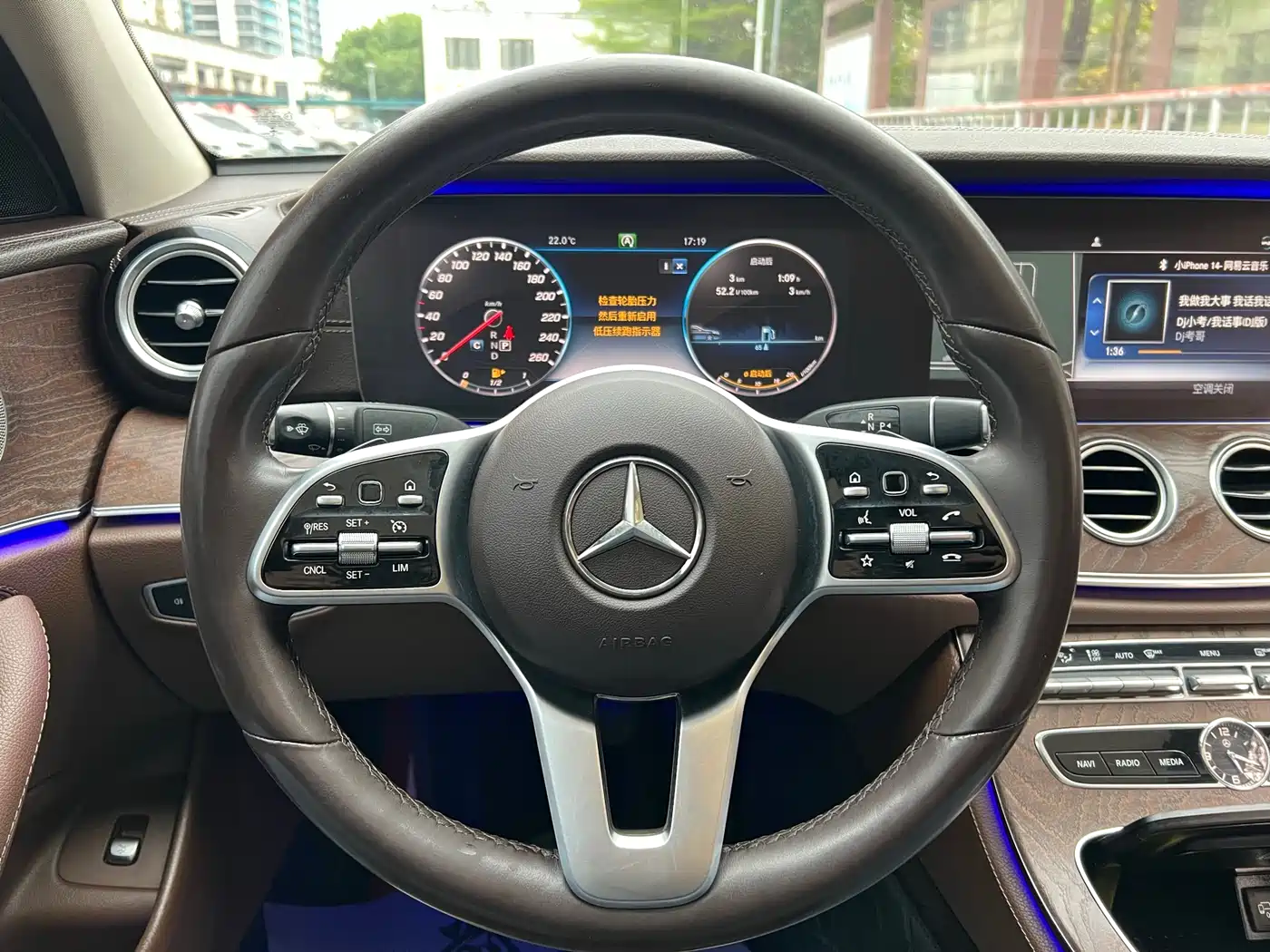 Mercedes-Benz E-Class 2019 E 300 L Fashion фото 4